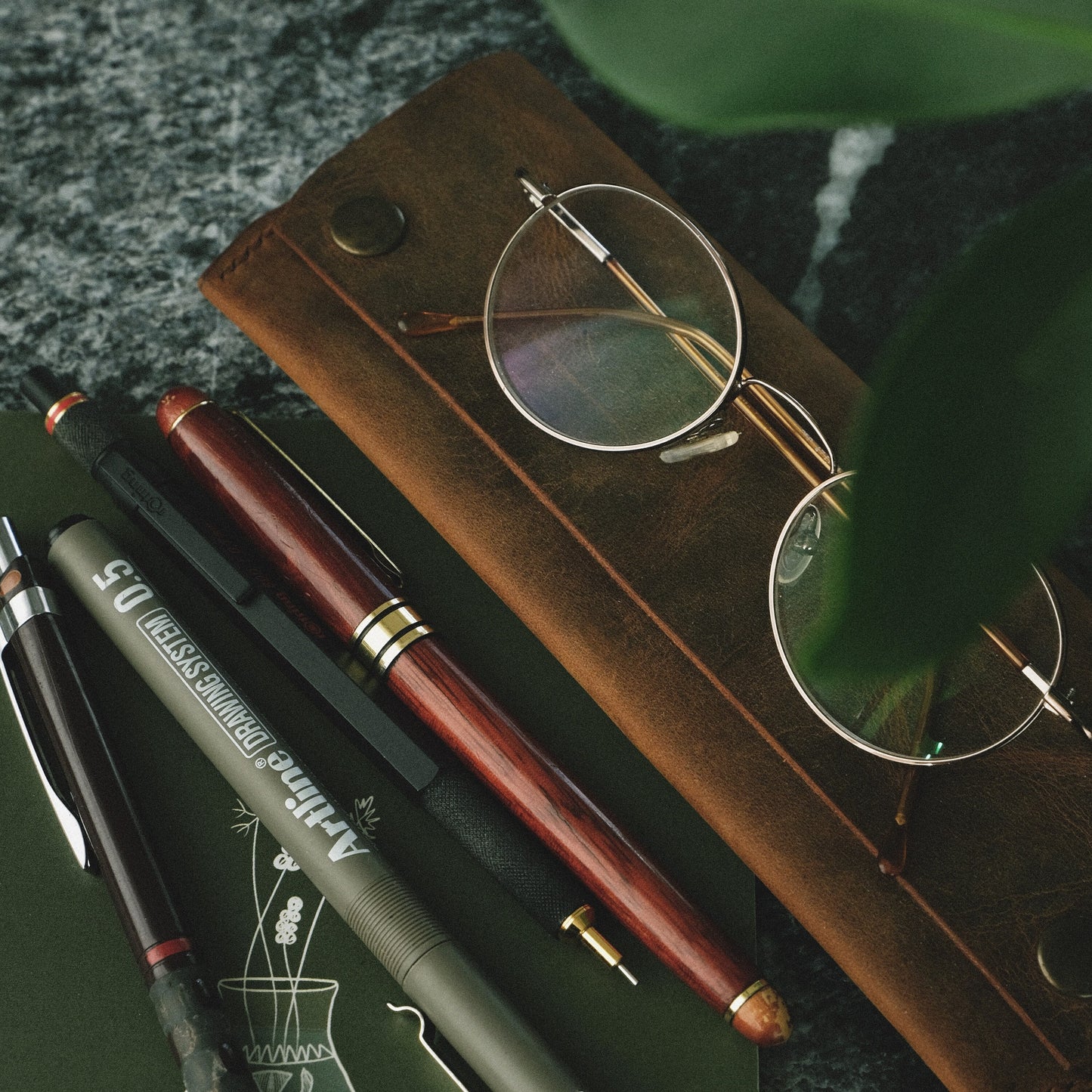 Handmade Fountain Pen Case, Gift for Artist, Personalized Pen Case, Full Grain Leather Pen Holder, Leather Pen Pouch, Christmas Gift
