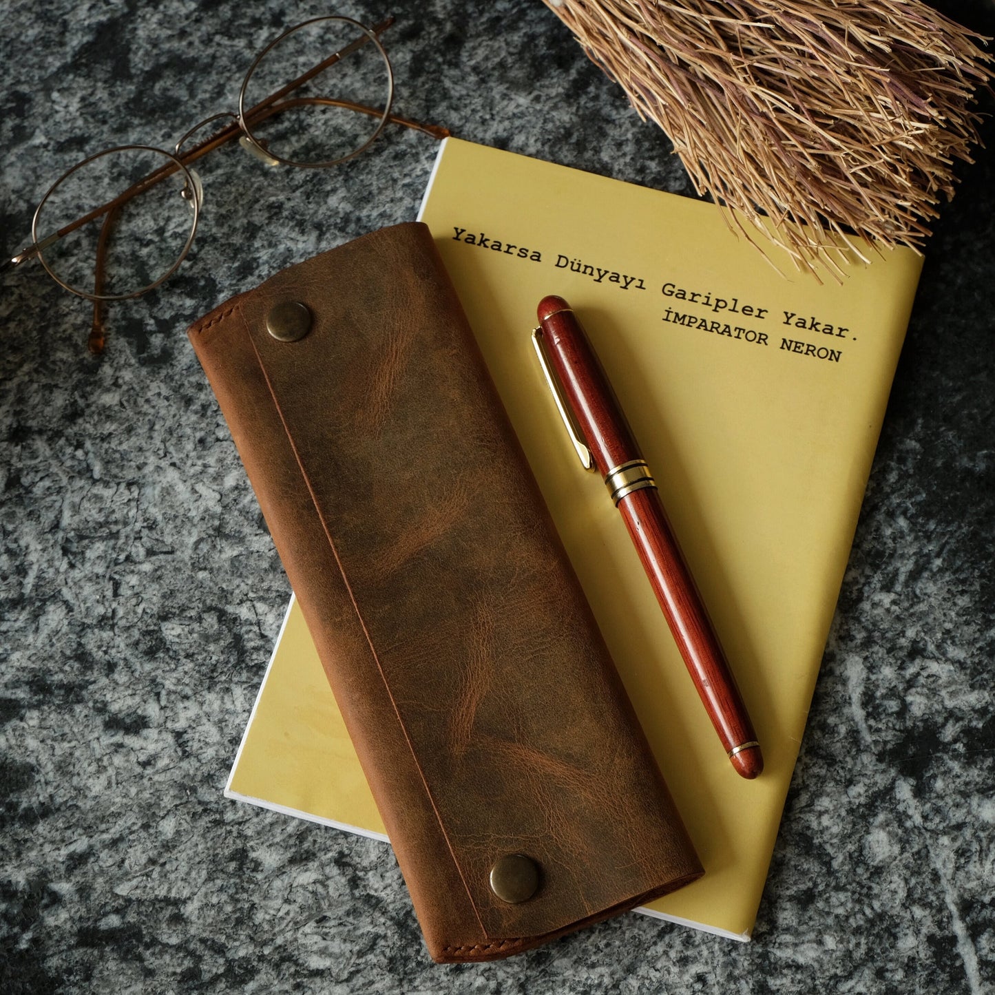 Personalized Leather Pen Case, Leather pen holder, Fountain Pen Holder, Gift for Dad, Gift for Artist, Gift for Lawyer, Gift for new job