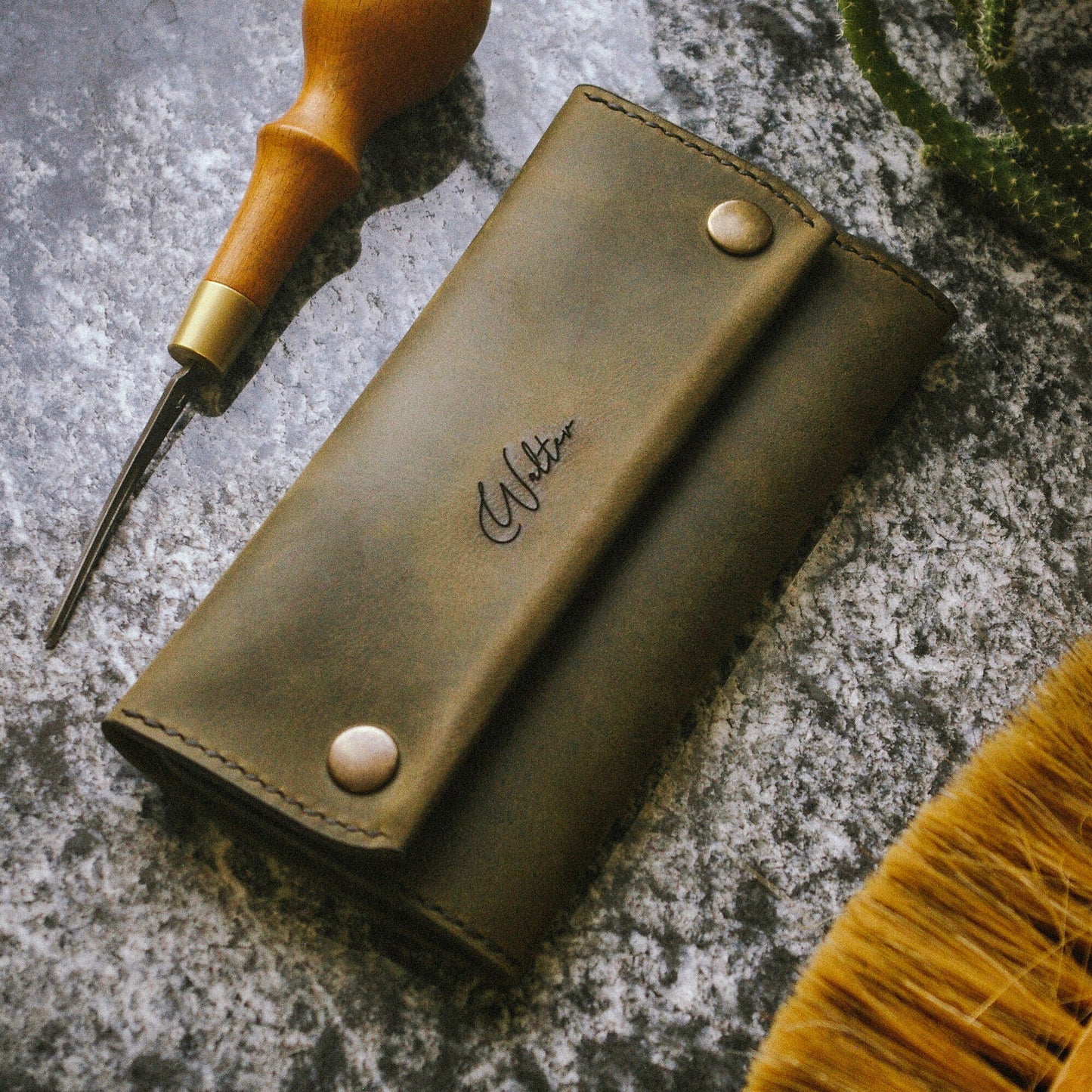 Personalized Leather Tobacco Pouch, Rolling Case for 50g Packs, Full Grain Leather Tobacco Case, Engraved Smokers Gift. Personalized Leather Tobacco Pouch, Engraved Rolling Case, Fits 25g and 50g Tobacco Packs