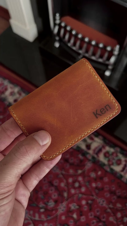 Minimal Pencereli Deri Kartlık Bold